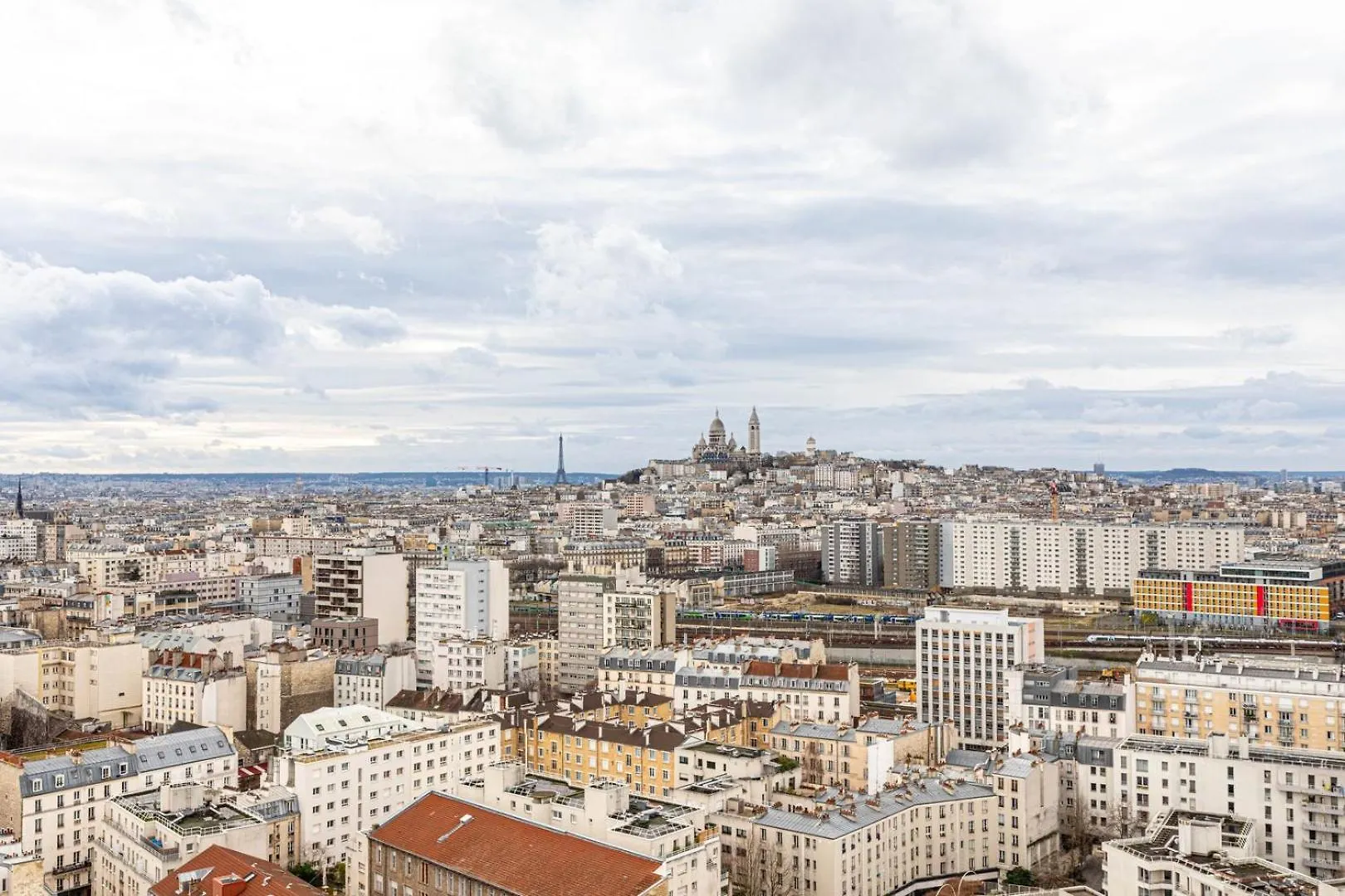 Appartamento Guestready - High-Rise Haven With Attractive Views Parigi Francia